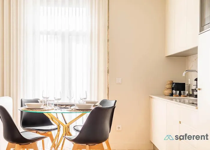 Light-filled Bonjardim