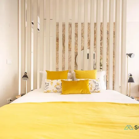 Light-filled Bonjardim *