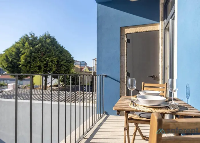 Light-filled Bonjardim Lejlighed