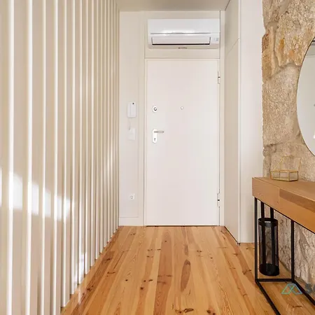 Light-filled Bonjardim